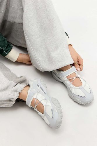 Echappe VC V2 Trainers - Shoe UK 4 at Urban Outfitters - FILA - Modalova