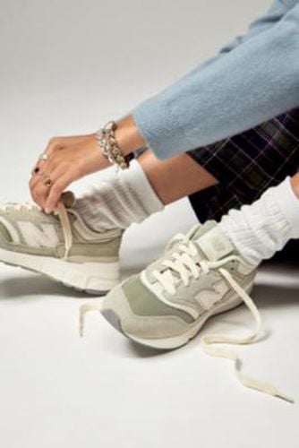 Olvine 997 Trainers - Shoe UK 4 at Urban Outfitters - New Balance - Modalova