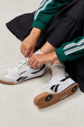 Black & White Campio XT Trainers - White Shoe UK 4 at Urban Outfitters - Reebok - Modalova