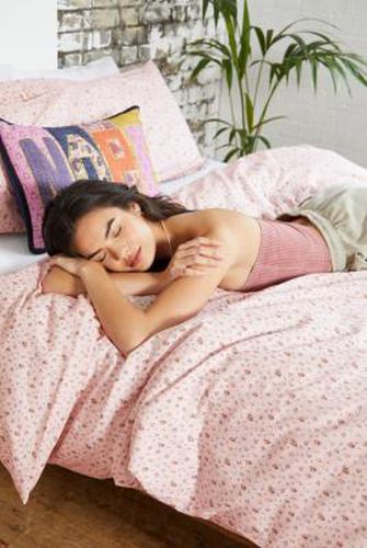 Rosie Floral Cosy Crinkle Duvet Set - Pink Double at - Urban Outfitters - Modalova