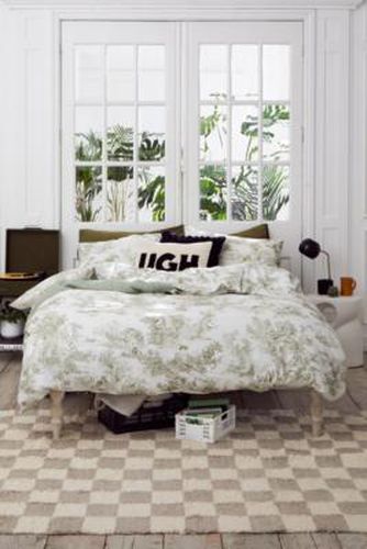 Froggy Toile Duvet Set - Green Single at - Urban Outfitters - Modalova