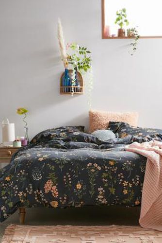 Myla Black Floral Duvet Set - Black Single at - Urban Outfitters - Modalova