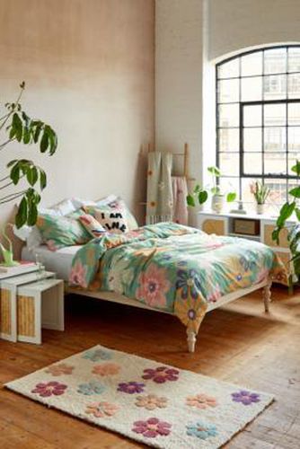 Hazel Floral Duvet Set - Light Green Double at - Urban Outfitters - Modalova