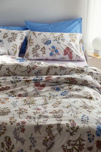 Myla White Floral Duvet Set - White Single at - Urban Outfitters - Modalova