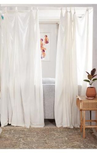 Ecru Knotted Window Curtain - White ALL at - Urban Outfitters - Modalova