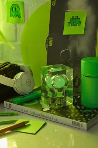 Glow Bulb Brick Light - Green 7.7cm x 10.8cm x 7.7cm at - Urban Outfitters - Modalova