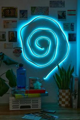 Neon Tube Light ALL at - Urban Outfitters - Modalova