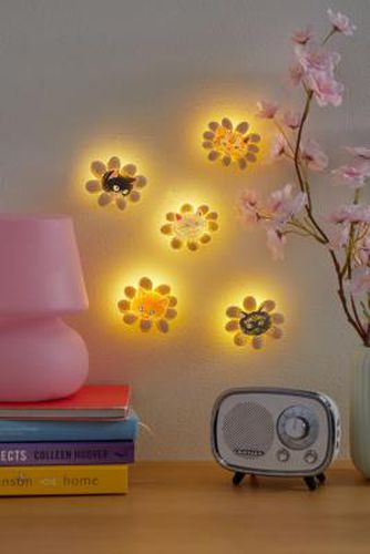 LED Cat Daisy UO Exclusive Light Set ALL at - Urban Outfitters - Modalova