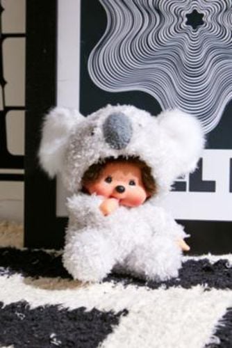 Koala Plushie - Grey ALL at Urban Outfitters - Monchhichi - Modalova