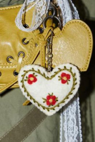 UO Boho Heart Keyring - at - Urban Outfitters - Modalova