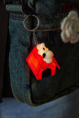 Schlüsselanhänger "Peanuts Snoopy House" Mit Leuchtfunktion - Urban Outfitters - Modalova