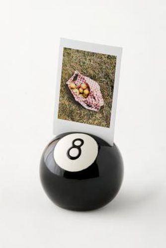 Eight-Ball Photo Stand ALL at - Urban Outfitters - Modalova
