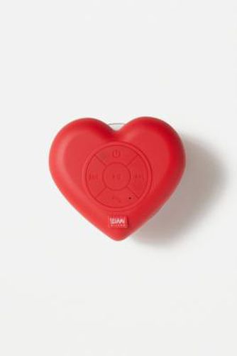 Mini Heart Bluetooth Shower Speaker - ALL at - Urban Outfitters - Modalova