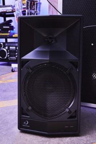 Alphatheta Wave 8 Wireless Speaker - Black ALL at Urban Outfitters - Pioneer DJ - Modalova