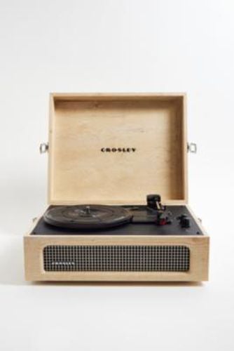 UO Exclusive Voyager Wooden Portable Bluetooth Audio Turntable - ALL at Urban Outfitters - Crosley - Modalova