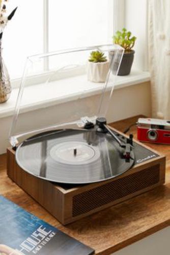 UO Exclusive Walnut Ryder Record Player With Bluetooth Input & Output - L: 30.7cm x W: 27cm x H: 11.5cm at Urban Outfitters - Crosley - Modalova