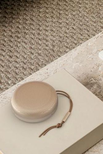 Gold Beosound A1 2nd Generation Speaker - Gold W: 13.3cm x H: 4.6cm at Urban Outfitters - Bang & Olufsen - Modalova