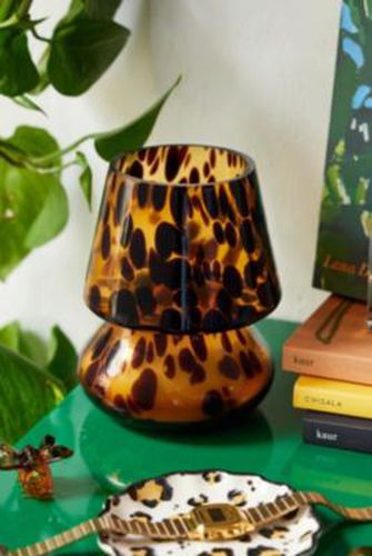 Ava Brown Tortoiseshell Lamp-Shaped Candle - Urban Outfitters - Modalova