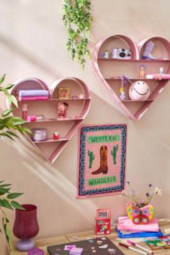 Large Heart Wall Shelf - Pink ALL at - Urban Outfitters - Modalova