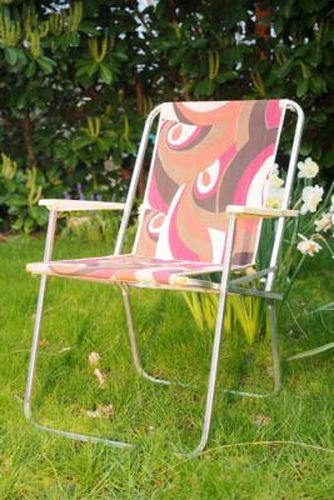 Vintage 70s Abstract Print Deck Chair - Red 80cm x 55cm x 54cm at Urban Outfitters - Urban Renewal - Modalova