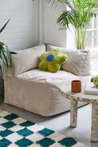 Natural Tetra Corner Bean Bag - Cream ALL at Urban Outfitters - Icon - Modalova