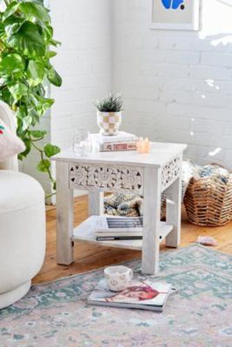 Floral Carved Side Table - White 50cm x 50cm x 50cm at - Urban Outfitters - Modalova