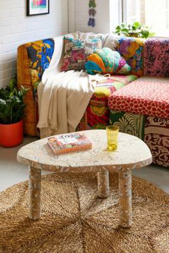 Natural Painted Coffee Table - Neutral ALL at - Urban Outfitters - Modalova