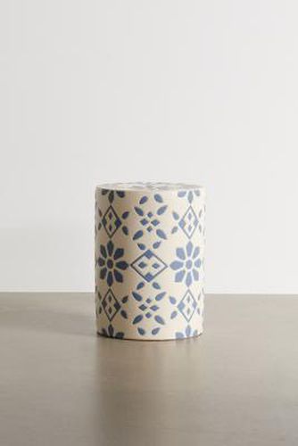 Tiled Side Table - White Dia 36.2cm x H: 43.8cm at - Urban Outfitters - Modalova