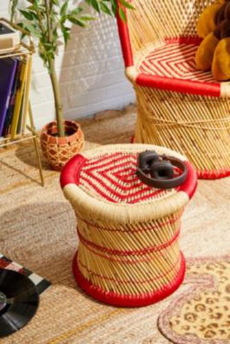 Miriam Red Rattan Stool - Red 38.1cm x 38.1cm x 38.1cm at - Urban Outfitters - Modalova