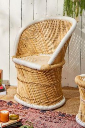 Miriam White Rattan Chair - White 63.5cm x 43.2cm x 88.9cm at - Urban Outfitters - Modalova