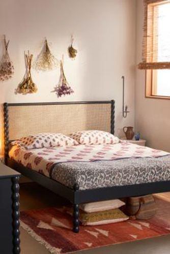 Willow King Bed - Navy ALL at - Urban Outfitters - Modalova