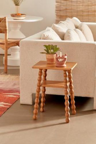 Brown Willow Side Table - Brown L: 40.6cm x W: 35.5cm x H: 55.8cm at - Urban Outfitters - Modalova