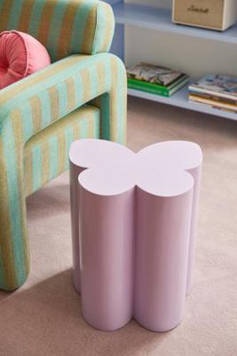Butterfly Side Table - Lilac L: 38.1cm x W: 30.5cm x H: 45.7cm at - Urban Outfitters - Modalova