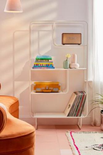 Alana White Bookcase - White L: 76.2cm x W: 33cm x H: 143.5cm at - Urban Outfitters - Modalova