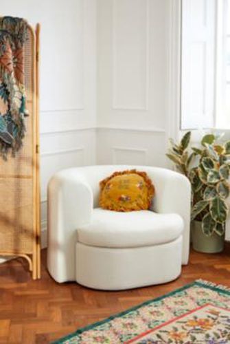 Armand Love Seat - Cream 106cm x 96cm x 73cm at - Urban Outfitters - Modalova