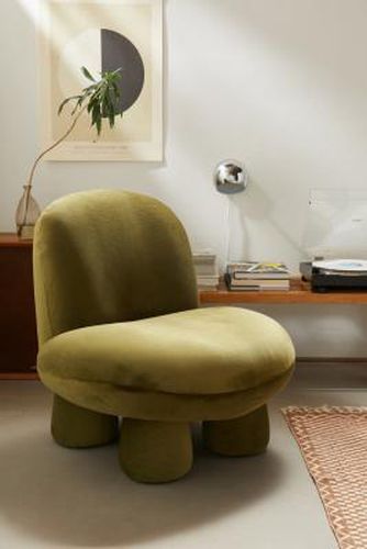 Green Velvet Bubble Chair - Green L: 80cm x W: 84cm x H: 80cm at - Urban Outfitters - Modalova