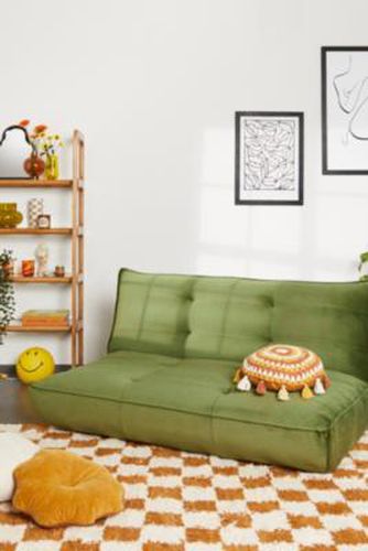 Greta Two-Seater Velvet Sofa Bed - L: 134.6cm x W: 101.6cm x H: 33cm at - Urban Outfitters - Modalova