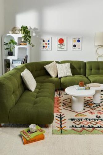 Analise Sectional L-Shaped Sofa - Green 83cm x 91.5cm x 76cm at - Urban Outfitters - Modalova