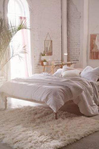 Boho Single Bed - White ALL at - Urban Outfitters - Modalova