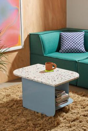 Hans Terrazzo Coffee Table L: 81.3cm x W: 55.9cm x H: 43.2cm at - Urban Outfitters - Modalova