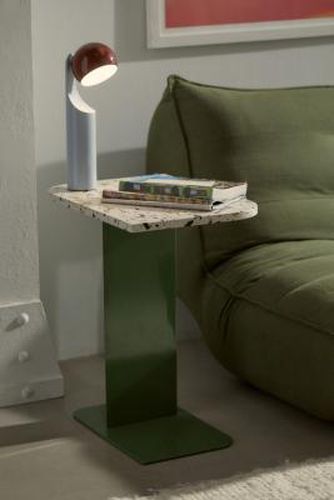 Hans Terrazzo Side Table L: 50.8cm x W: 35.5cm x H: 55.9cm at - Urban Outfitters - Modalova