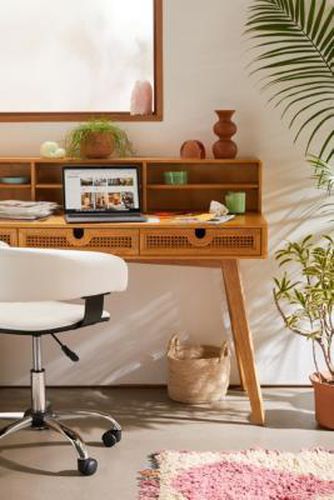 Marte Desk - Brown L: 139.7cm x W: 55.8cm x H: 98.4cm at - Urban Outfitters - Modalova