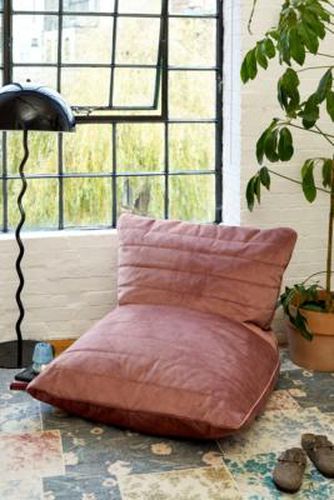 Matila Rose Velvet Beanbag - Pink 97cm x 88cm x 60cm at - Urban Outfitters - Modalova