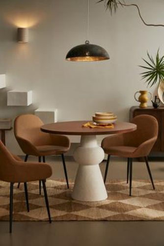 Maia Dining Table - Cream Dia: 101.6cm x H: 77.4cm at - Urban Outfitters - Modalova