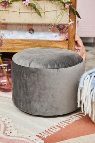 Milano Charcoal Velvet Pouffe - Grey ALL at Urban Outfitters - Icon - Modalova