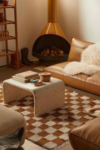 Checkerboard Terracotta 6x9 Rug - Brown at - Urban Outfitters - Modalova