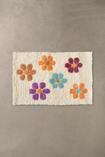 Floral Tufted 2x3 Rug at - Urban Outfitters - Modalova