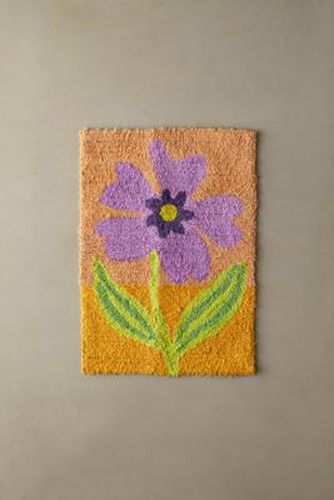 Ainsley Flower 2x3 Rug at - Urban Outfitters - Modalova