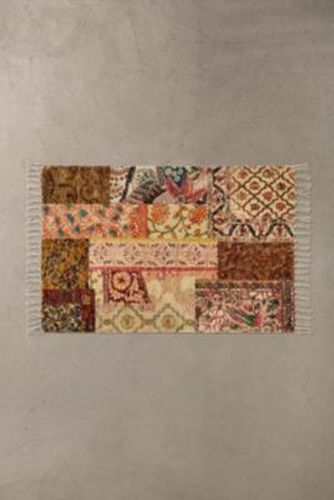 Maddox Patchwork 2x3 Rug at - Urban Outfitters - Modalova