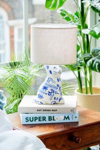 Delft Cat Table Lamp - White ALL at - Urban Outfitters - Modalova